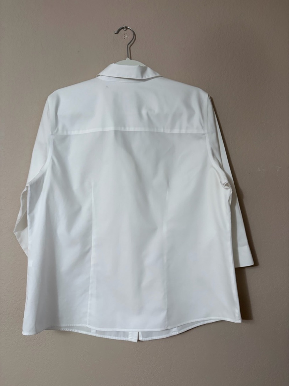 Chico’s White Wrinkle Resistant Button Down Shirt No-Iron Size 2 Large - Picture 2 of 8